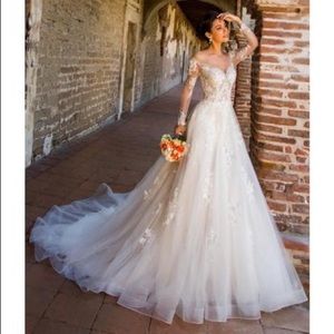 Wedding dress long lace and rhinestones sheer back